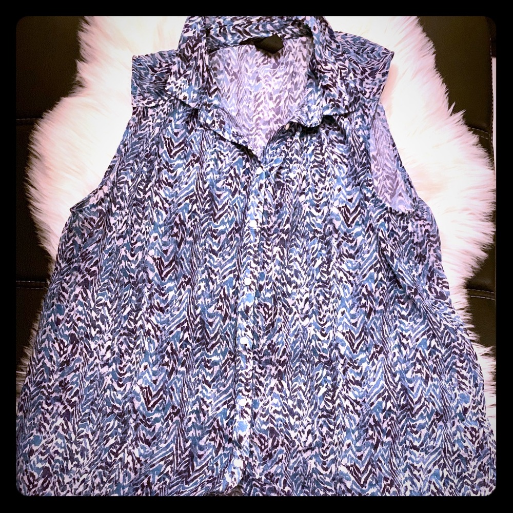 Long no sleeve blouse